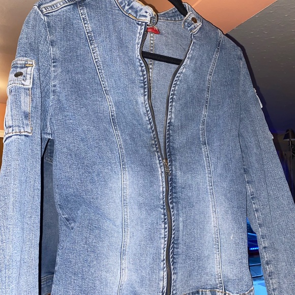 Upcycled Guess jeanjacket. - Picture 3 of 4